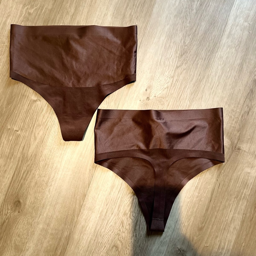 Victoria’s Secret brown high tide shaping thong panties 2 pair M
